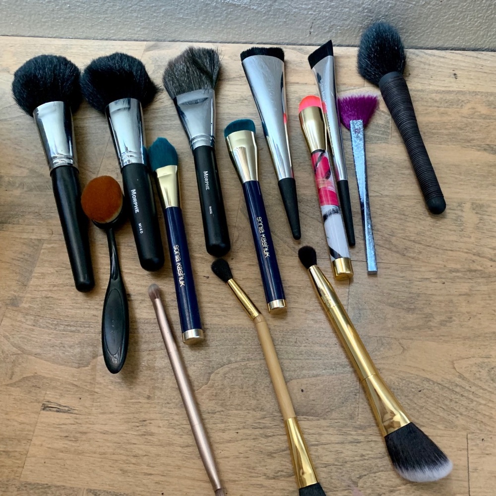 Bundle of makeup brushes